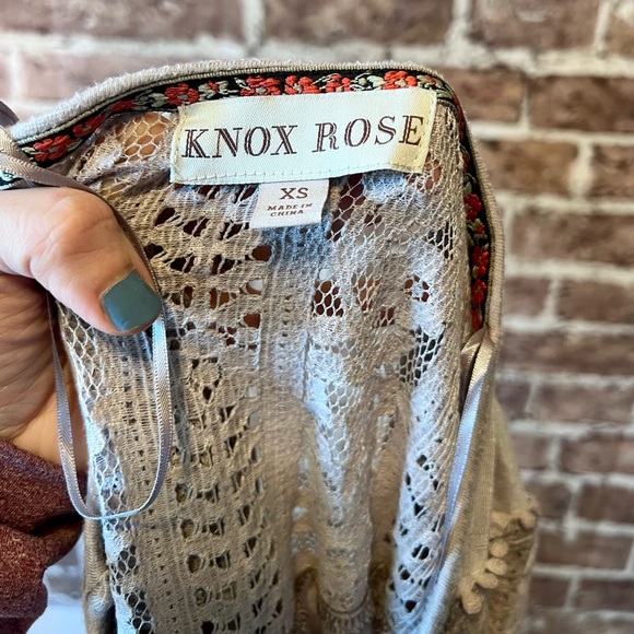 blouse - Picture 5 of 9